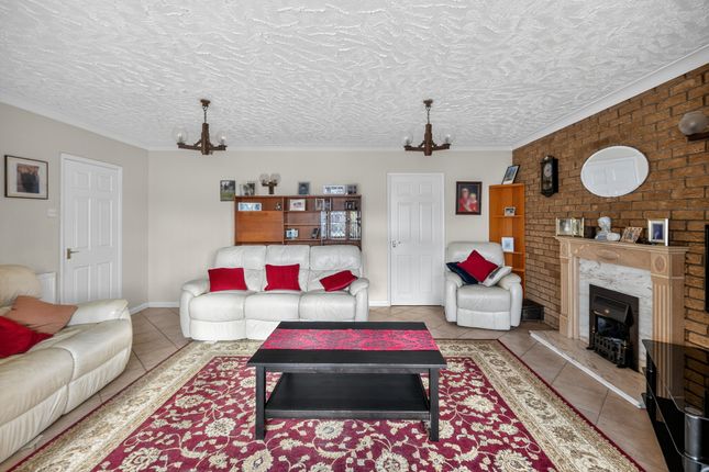 36, Jacklin Drive, Finham, Coventry photo 4