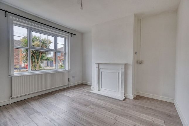 11, Eyre Avenue, Scunthorpe photo 4