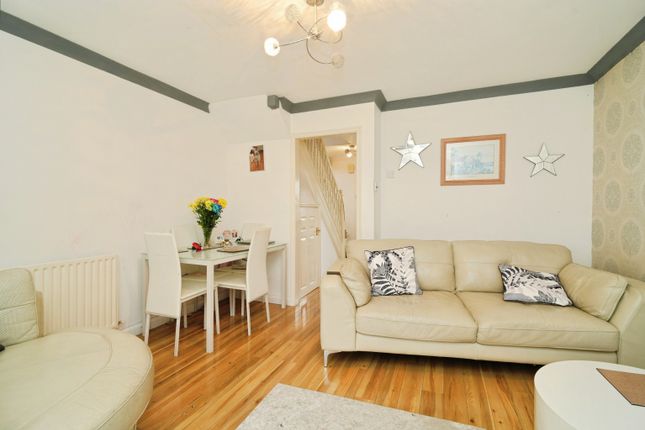 14, Shillingten Close, Manchester photo 2