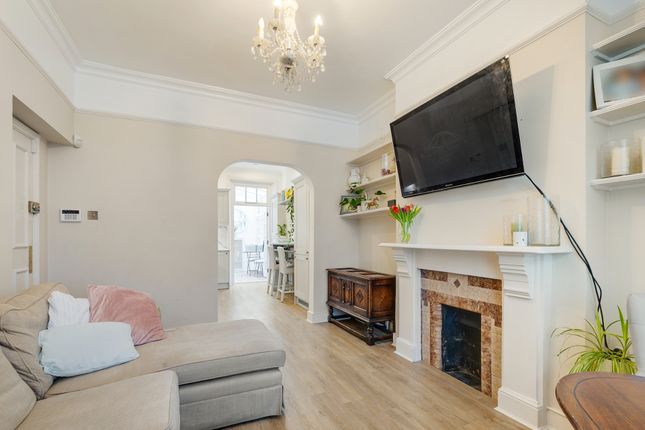 2-bed flat on 15a, Birdhurst Road, Greater London, £700,000