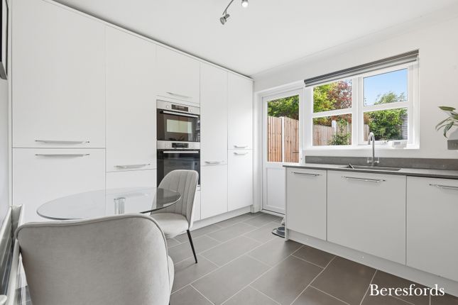 7, Dorchester Road, Billericay photo 5