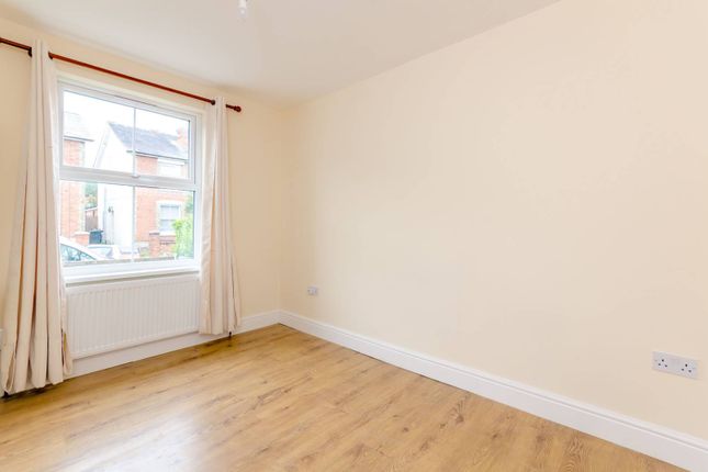Thumbnail Semi-detached house to rent in Denzil Road, Guildford