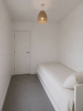 40 Sunnycroft Road,, Sunnycroft Road, Southall photo 5