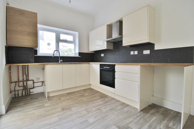 27, Fraser Road, Southsea photo 4