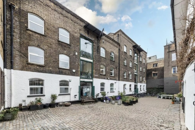 Office to let in Newcomen Street, London