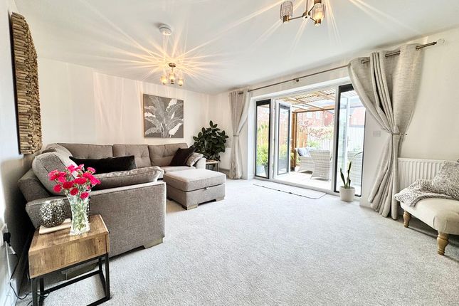 3, Grange Way, Markfield photo 2