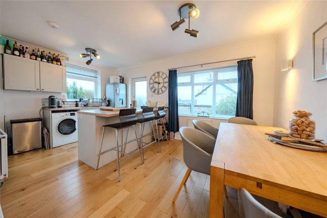 42, Raynville Avenue, West Yorkshire photo 3
