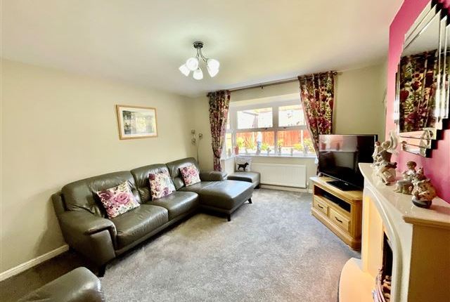95, Cramfit Crescent Dinnington, Sheffield photo 4