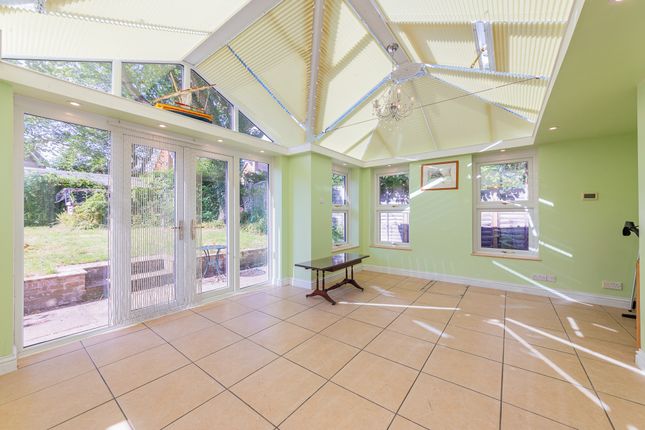 Honeymans Cottage,, Station Road, Hook photo 4
