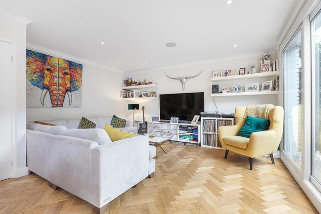 Terraced house to rent in Mildmay Street, London