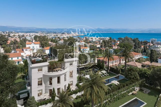 Penthouse for sale in Antibes, Cap D'antibes, 06160, France
