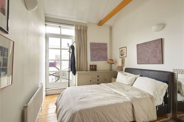 Flat for sale in Colvestone Road, Hackney