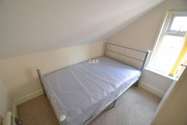 12b, Warwick Road, Trafford, Manchester photo 4