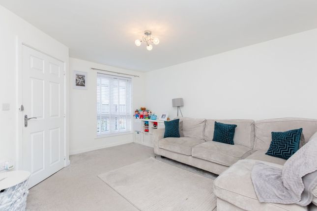 14, Ascot Way, Longbridge photo 4