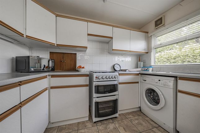 18 Centre Road, Willows Riverside Park, Windsor photo 4