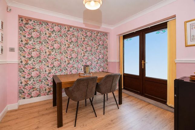 10, Rosewood Court, Middlesbrough photo 4