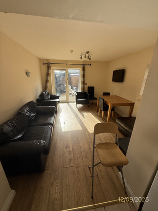 7 Double Bedrooms | Northcote Street | Large House