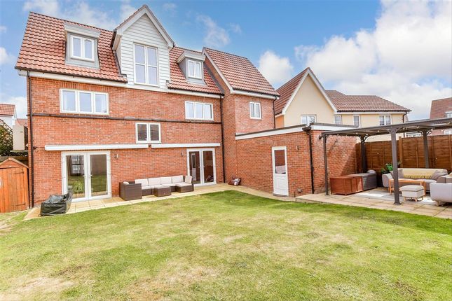 Five Oaks Lane, Chigwell photo 4