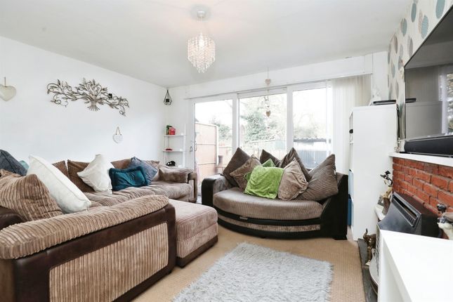 Terraced house for sale in Frobisher Road, Rugby