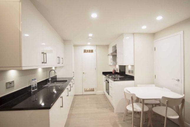 Flat for sale in Admiral Walk, London