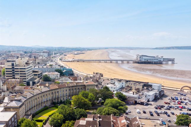 Flat 4, 8, Royal Crescent, Weston-Super-Mare photo 2
