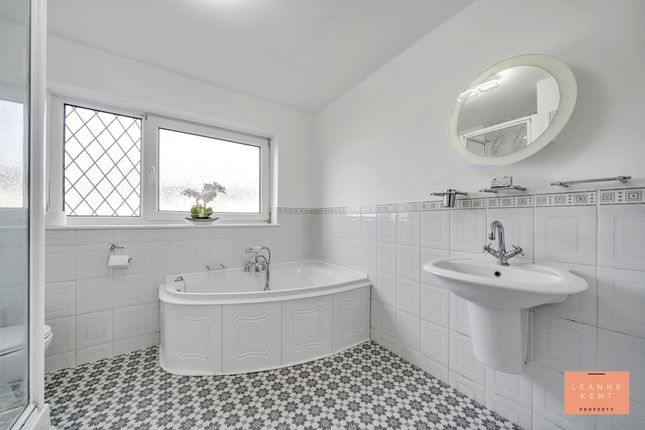 17 Upper Glyn Gwyn Street, Caerphilly photo 4