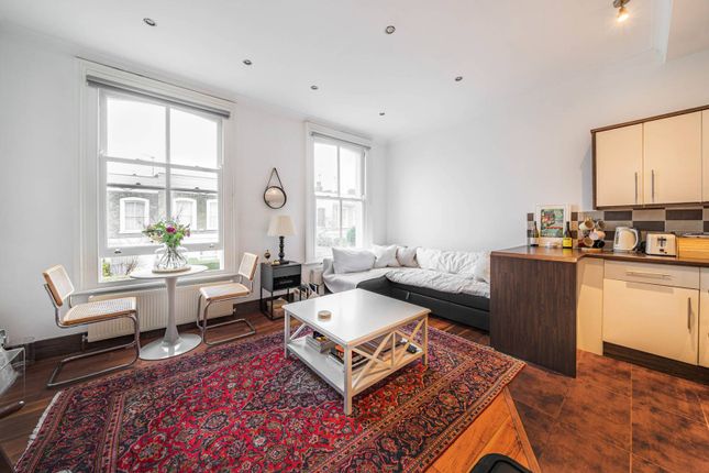 Flat for sale in Whewell Road, Archway, London