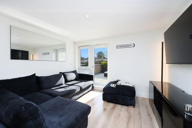 Flat 4 Parkwood Court, 5, Reservoir Road, Ruislip photo 2