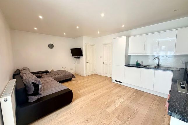 Flat 1,, 379 Pinner Road, Harrow photo 4