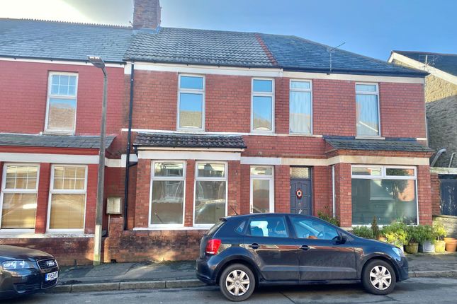 3-bed house on 37, BARRY, £1,050/mo