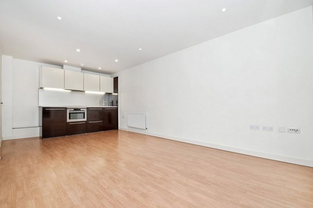23 Blue Court 6, Sherborne Street, London photo 4