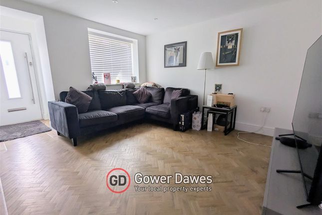 8, Mill Lane, Grays photo 2