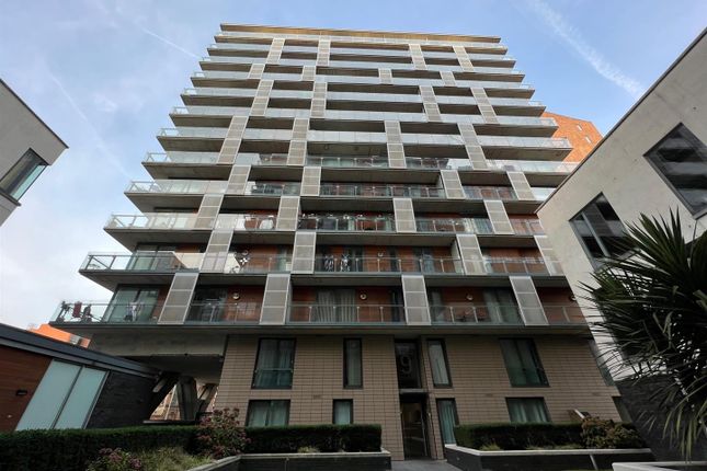 Apt 476, Spectrum, Blackfriars Road photo 2