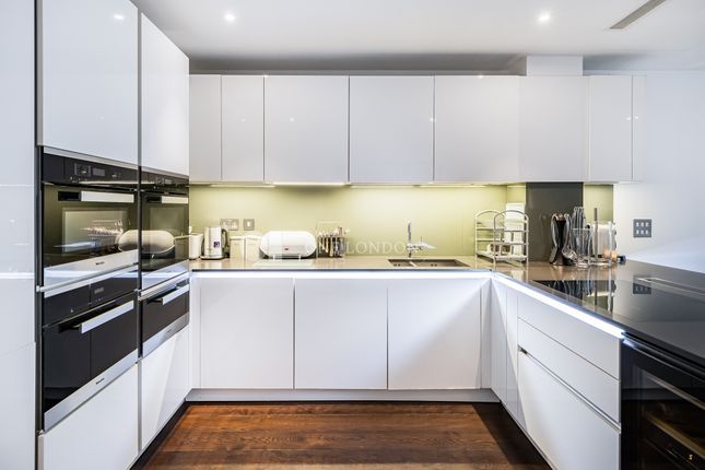 Duplex to rent in Ravensbourne Apartments, London