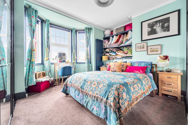 71  Flat 4, Green Lane, Shepperton photo 4