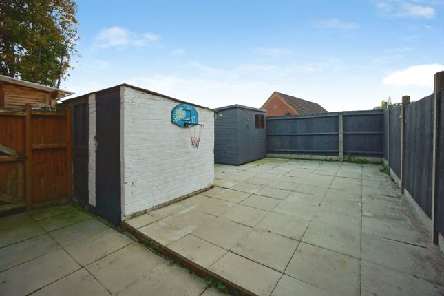 3, Lambah Close, Bilston photo 4