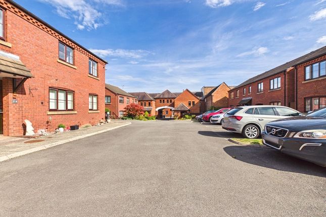 25, Mercian Court, Market Drayton photo 3