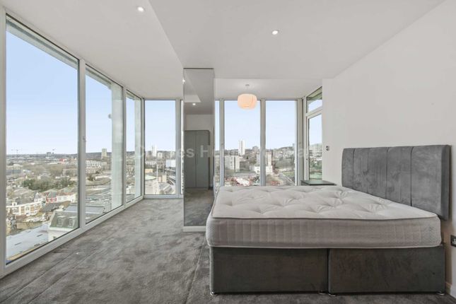 Thumbnail Penthouse to rent in Greens End, Woolwich