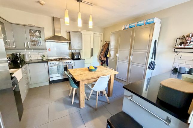 5, Knutsford View, Altrincham photo 2