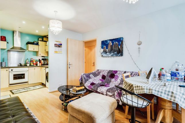 Flat for sale in The Plazza, Swindon
