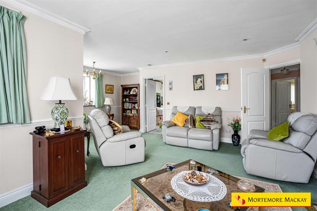 8 Portman Lodge, Brook Park Close, London photo 4