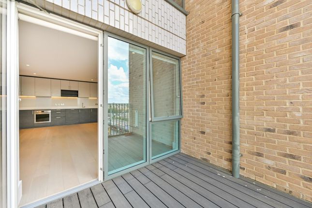 b2rc6429736, Charter Place, Hounslow photo 5