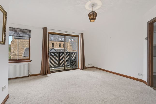 4 St. Modans Court, Falkirk photo 2