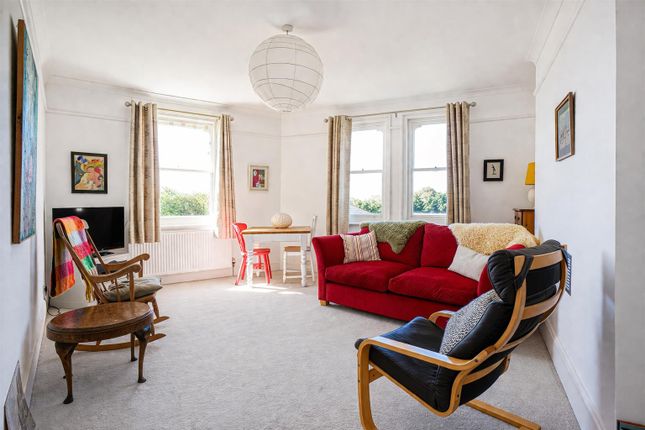Flat 11 Furness Mount, 2-4, Holmesdale Gardens, Hastings photo 2