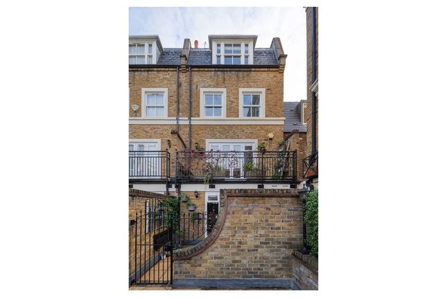 Terraced house for sale in South End Row, London