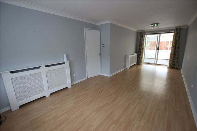 Detached house to rent in Ravenhill Way, Luton, Bedfordshire