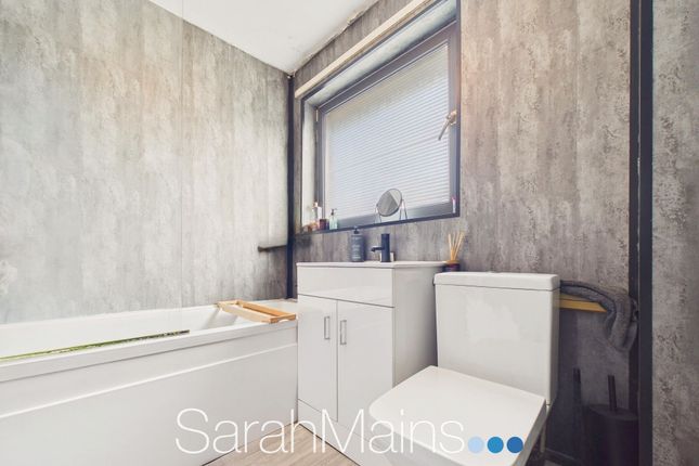 28 Greenrigg, Blaydon-On-Tyne photo 4