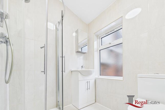 Room 4, 24, Denzil Road, London photo 3
