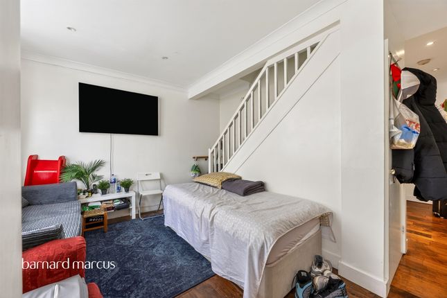 12, Wentworth Road, Croydon photo 4