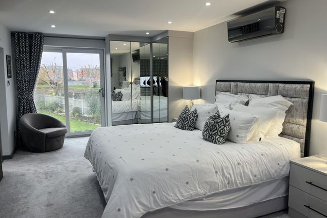 60 Hall Park Drive, Lytham St. Annes photo 5